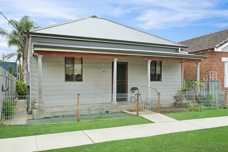 24 Bibby Street, Hamilton NSW 2303