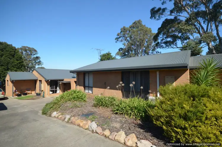 1 & 2/7 Dwyer Street, Wy Yung VIC 3875