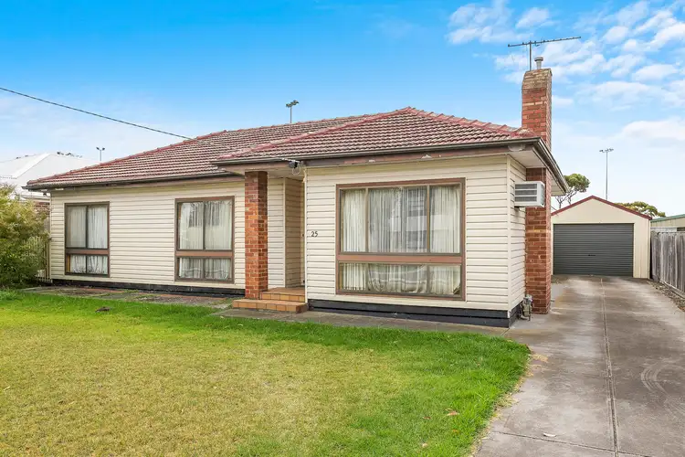 25 Stirling Avenue, Seaholme VIC 3018
