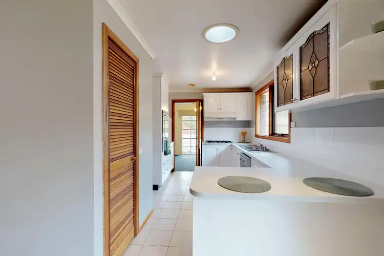 Sixth view of Homely house listing, 2 Lamprey Court, Traralgon VIC 3844