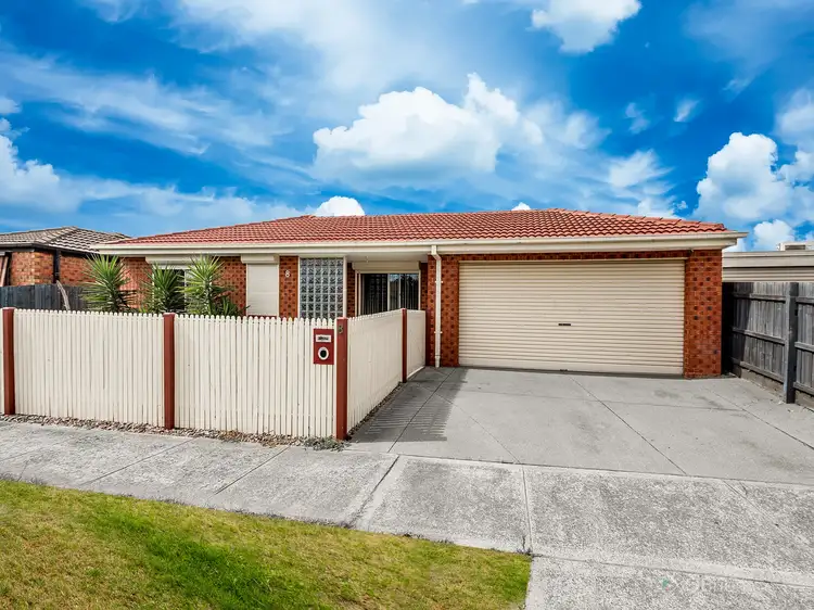 8 Ironbark Close, Hampton Park VIC 3976