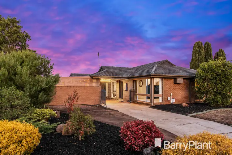 7 Olive Place, Melton West VIC 3337