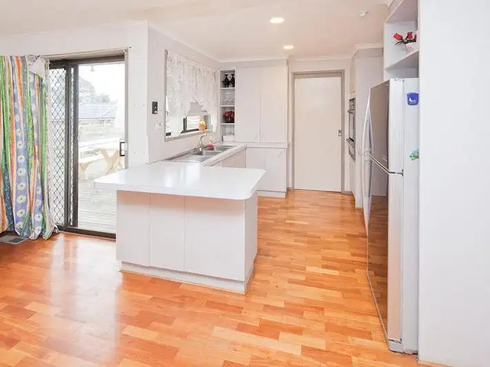 Fourth view of Homely house listing, 2 Redleap Court, Endeavour Hills VIC 3802