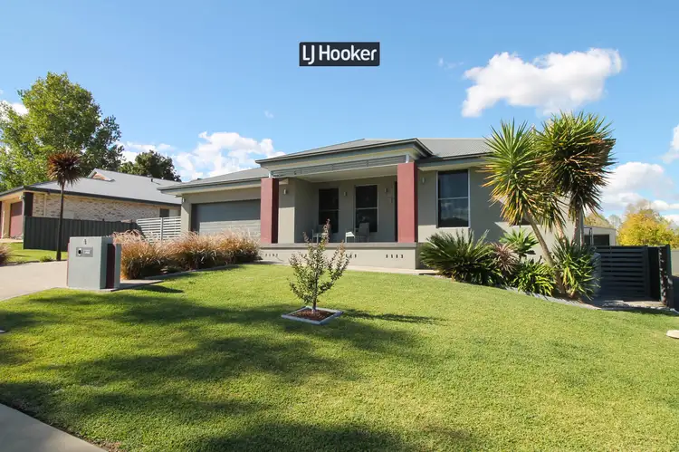 4 Vincent Place, Inverell NSW 2360