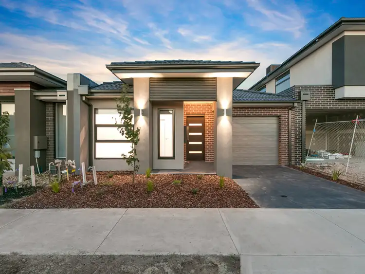 18 Mabillon Way, Clyde North VIC 3978