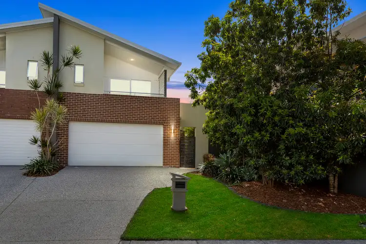 2/82 Compass Drive, Biggera Waters QLD 4216