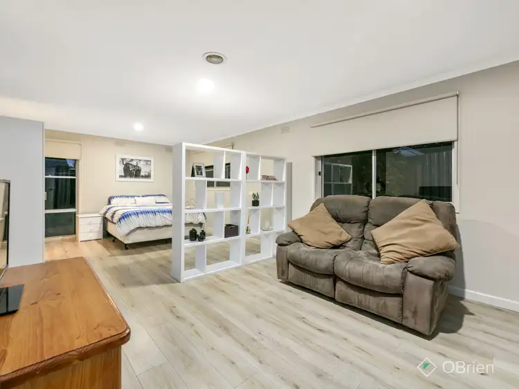 Sixth view of Homely house listing, 5 Rolstone Court, Narre Warren VIC 3805
