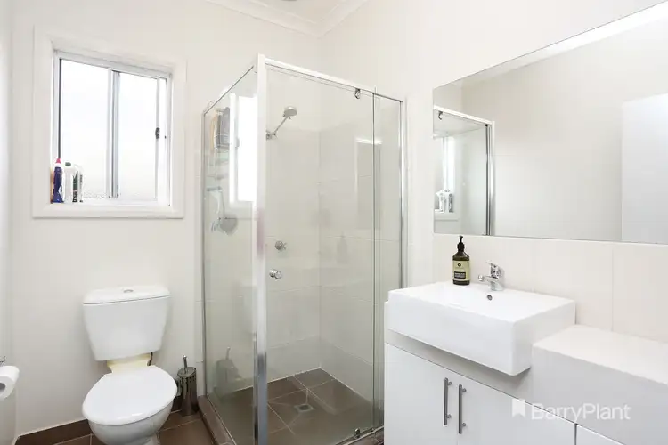 Fifth view of Homely townhouse listing, 2/27 Finchley Avenue, Glenroy VIC 3046