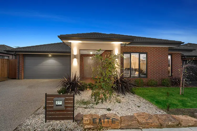 27 Trainers Way, Clyde North VIC 3978