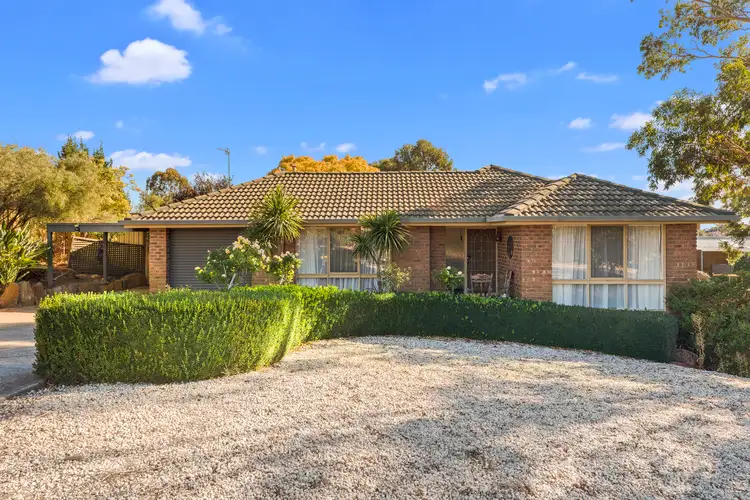16 Bolton Drive, Kennington VIC 3550