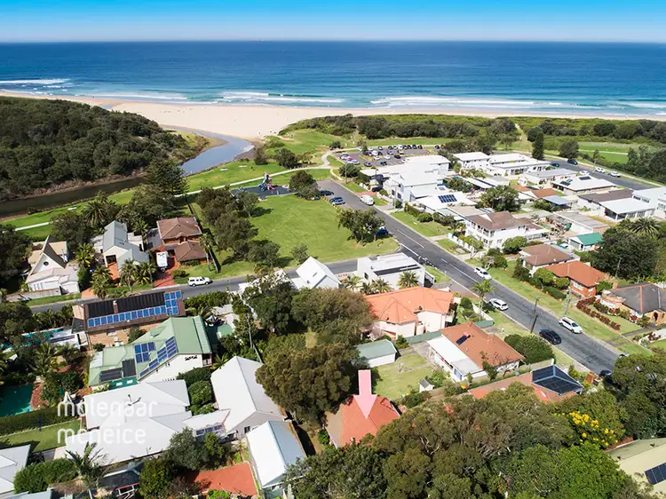 Main view of Homely semi-detached listing, 2/10 Dobbie Avenue, East Corrimal NSW 2518