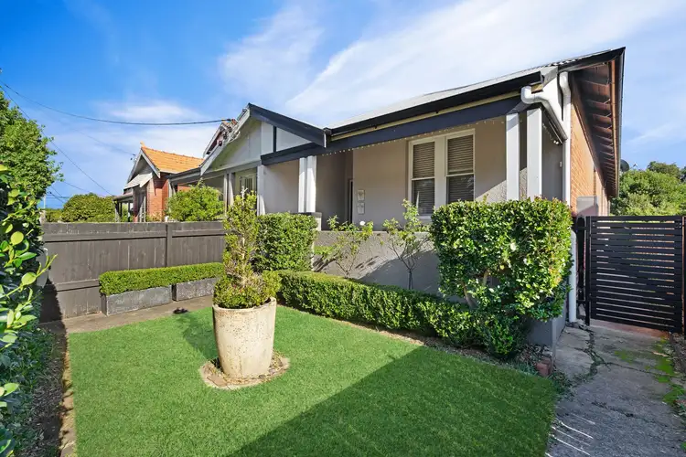 132 Bruce Street, Cooks Hill NSW 2300