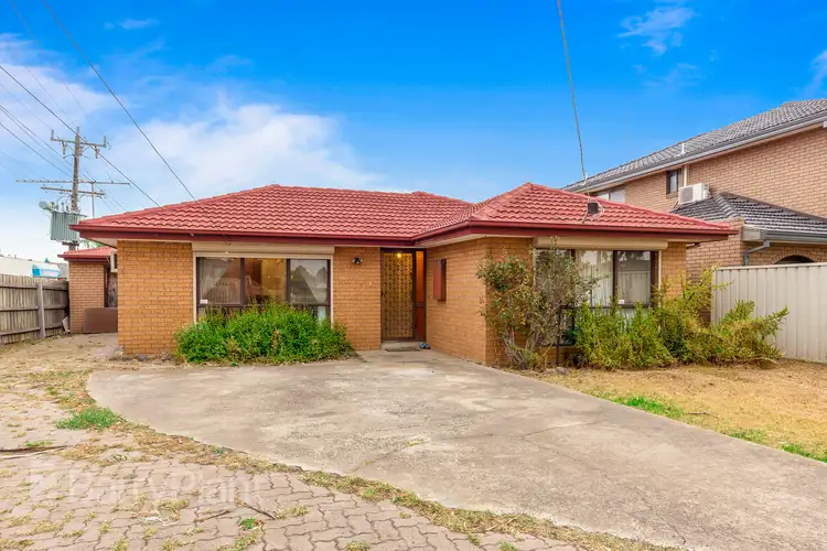 1 Clarke Avenue, St Albans VIC 3021