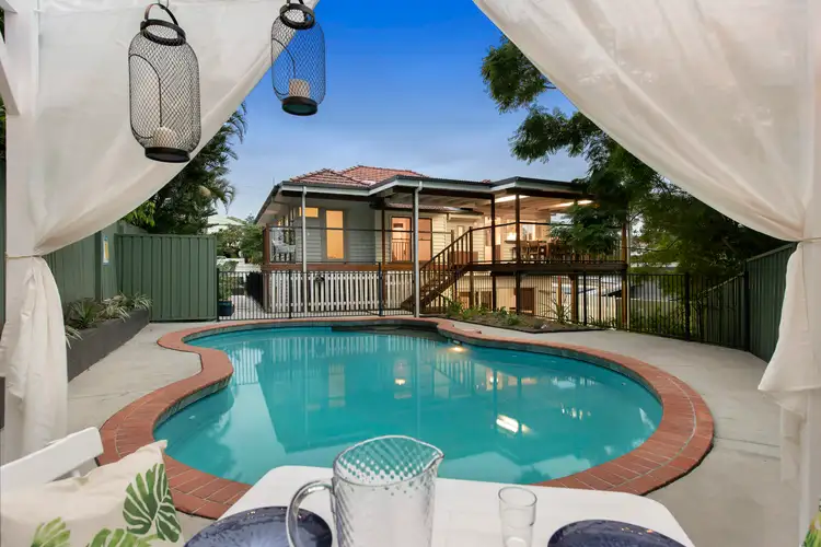 15 Stodart Street, Coorparoo QLD 4151