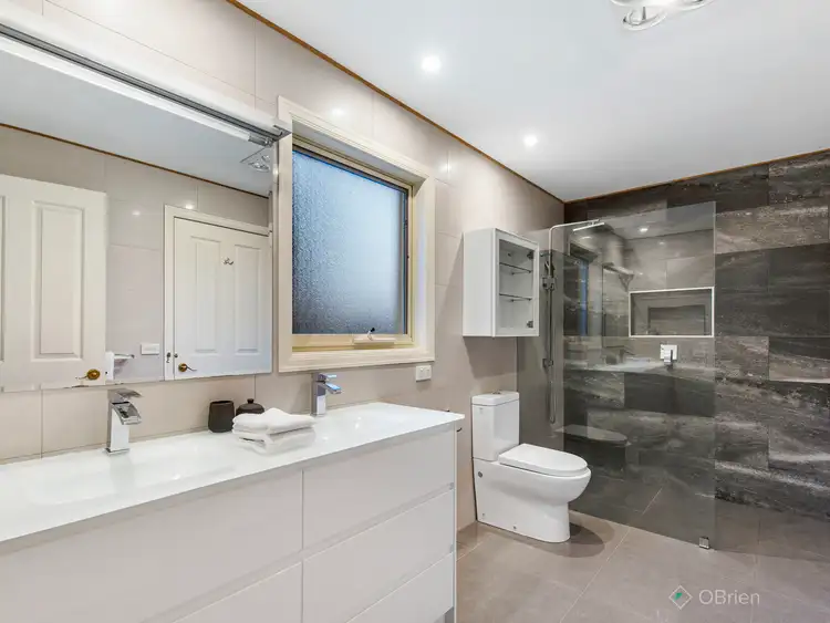 Fifth view of Homely unit listing, 1/10 Parkhill Drive, Berwick VIC 3806