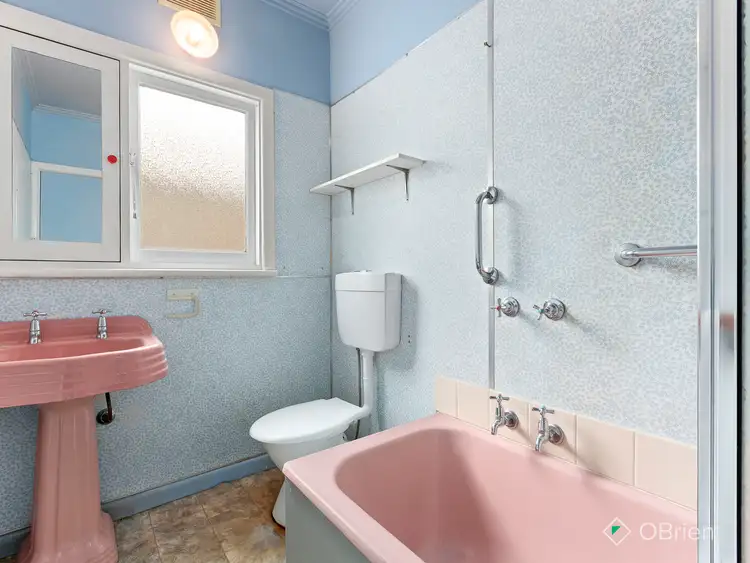 Sixth view of Homely house listing, 4 Jennifer Avenue, Parkdale VIC 3195