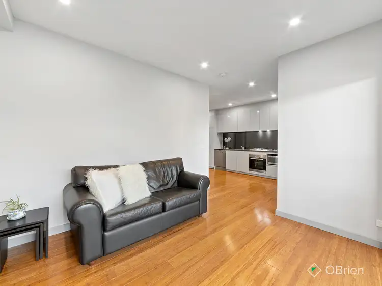 Fifth view of Homely apartment listing, 1/11 Railway Crescent, Hampton VIC 3188