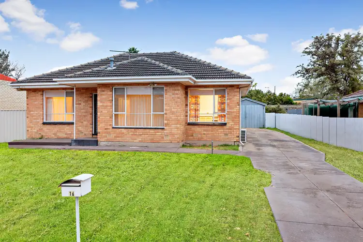 16 Petersen Crescent, Port Noarlunga SA 5167