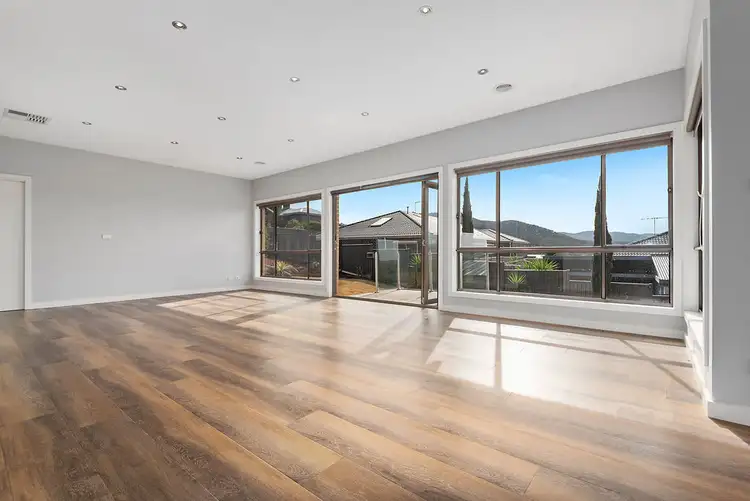 Sixth view of Homely house listing, 5 Golfers Nook, Darley VIC 3340