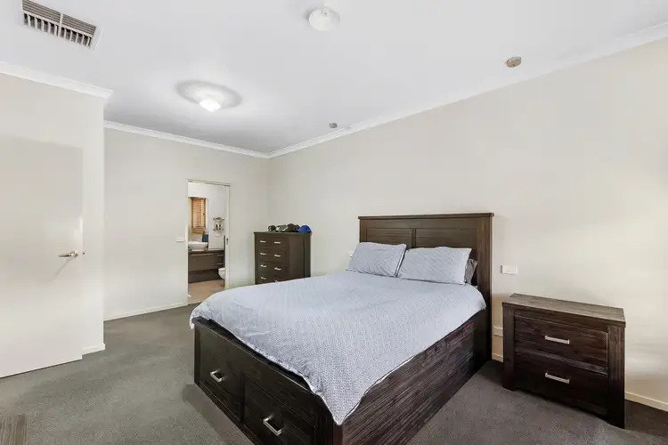 Sixth view of Homely house listing, 2 Klim Avenue, Kangaroo Flat VIC 3555