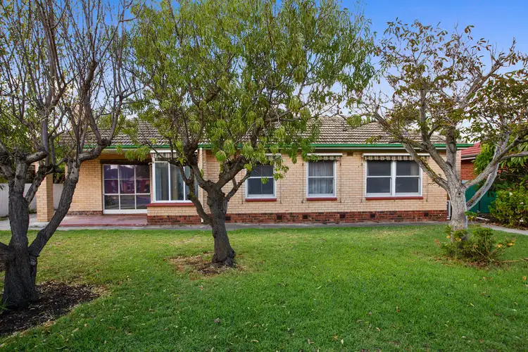 13 Lowry Street, Fulham SA 5024