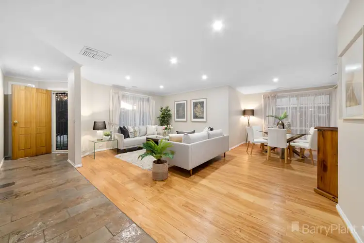Second view of Homely house listing, 6 Dunraven Court, Narre Warren VIC 3805