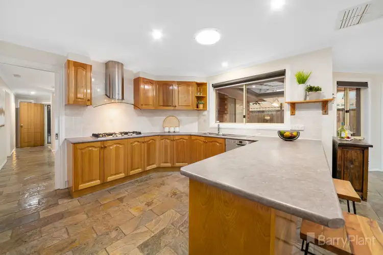 Fifth view of Homely house listing, 6 Dunraven Court, Narre Warren VIC 3805