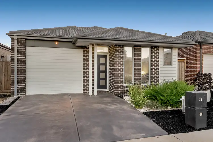 21 Albion Crescent, Mickleham VIC 3064