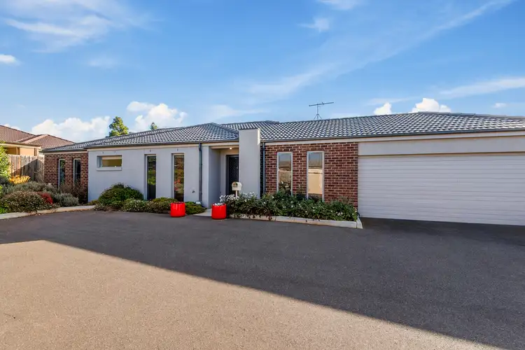 4/8 Silverdale Drive, Darley VIC 3340