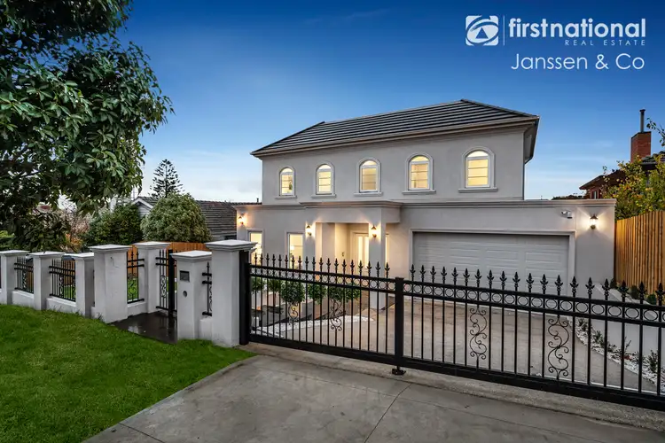 15 Gifford Road, Doncaster VIC 3108