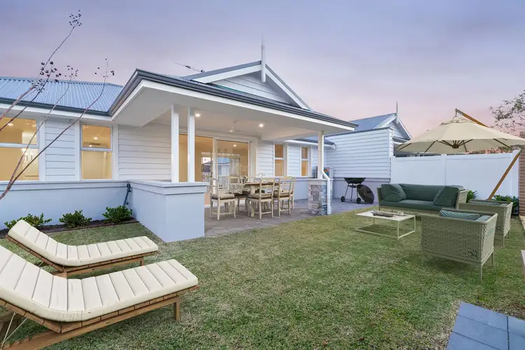 18 Maida Place, Mount Claremont WA 6010