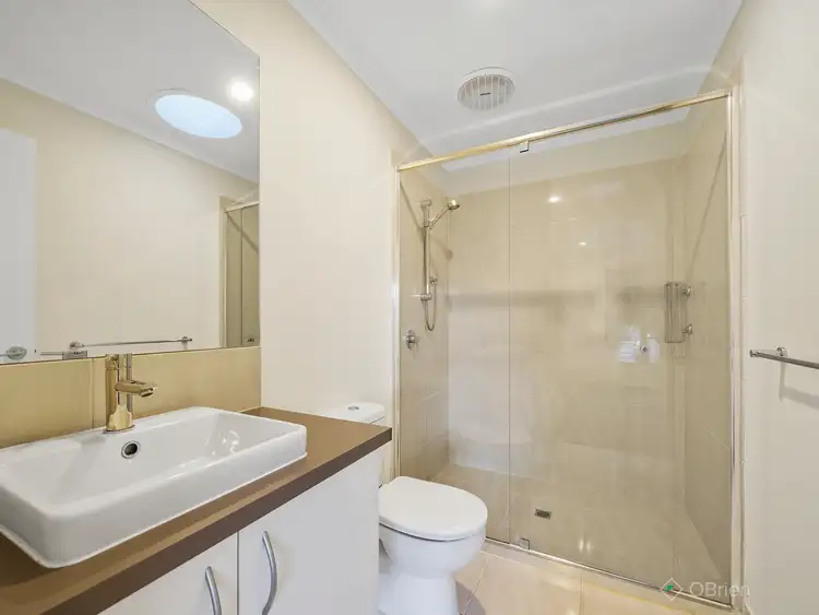 Sixth view of Homely house listing, 8 Kosciuszko Circuit, Clyde VIC 3978
