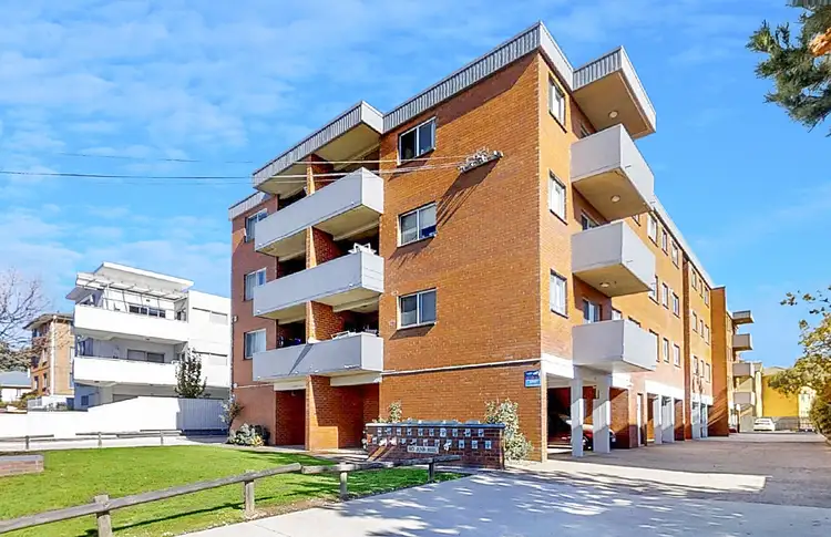 6/11 Crest Road, Queanbeyan NSW 2620