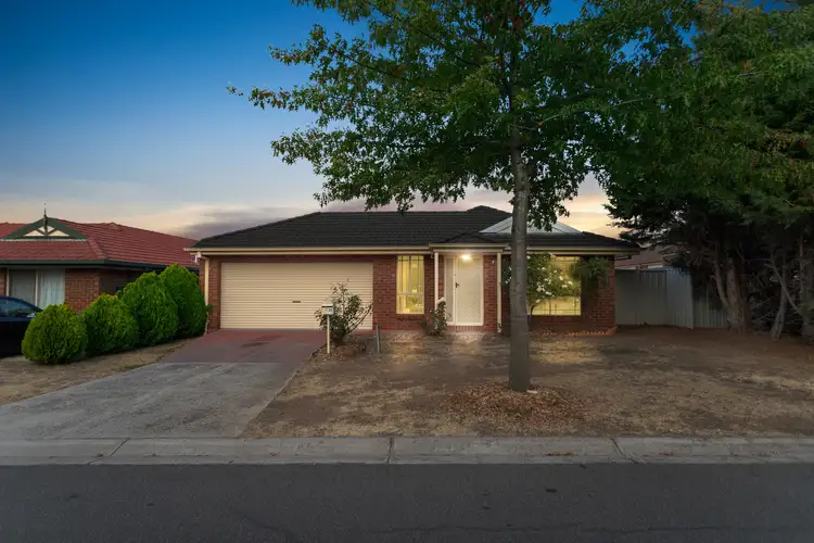 23 Woodlea Crescent, Craigieburn VIC 3064
