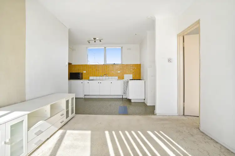 8/11 Egginton Street, Brunswick West VIC 3055