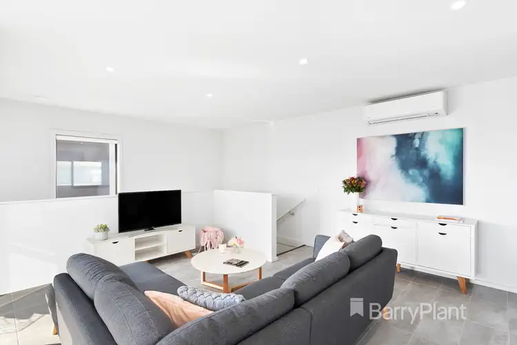 16 Boutique Lane, Cranbourne West VIC 3977