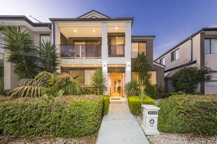 18 Greenview Terrace, Keysborough VIC 3173