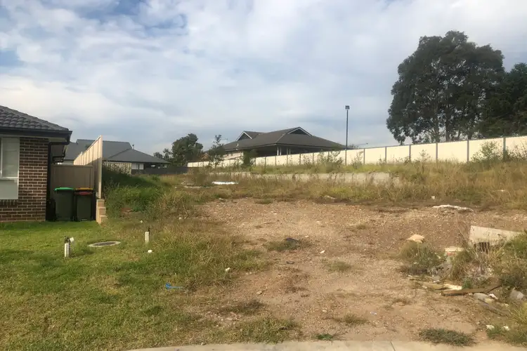 25 Brunton Place, St Helens Park NSW 2560