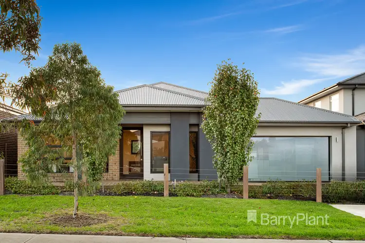 19 Lineham Drive, Cranbourne East VIC 3977