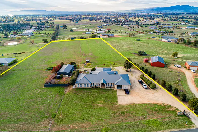 91 Alexandra Way, Table Top NSW 2640