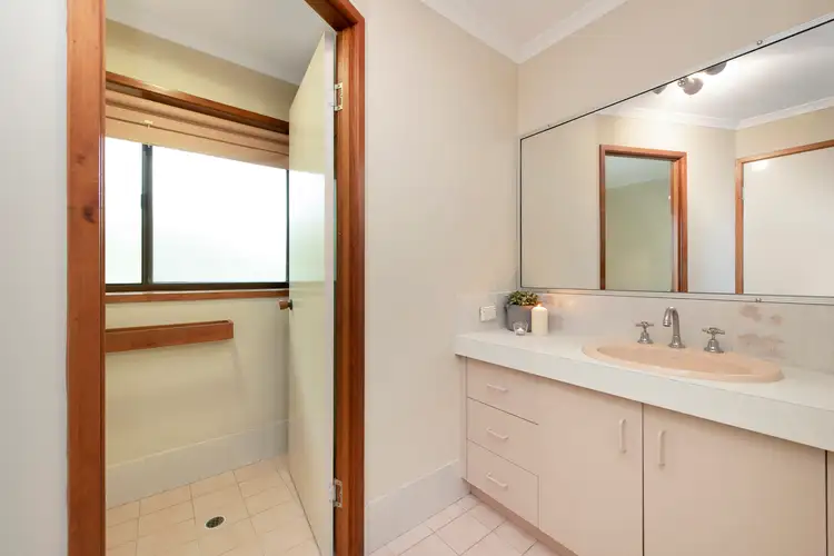 Sixth view of Homely house listing, 10 Garnet Court, Kenmore QLD 4069