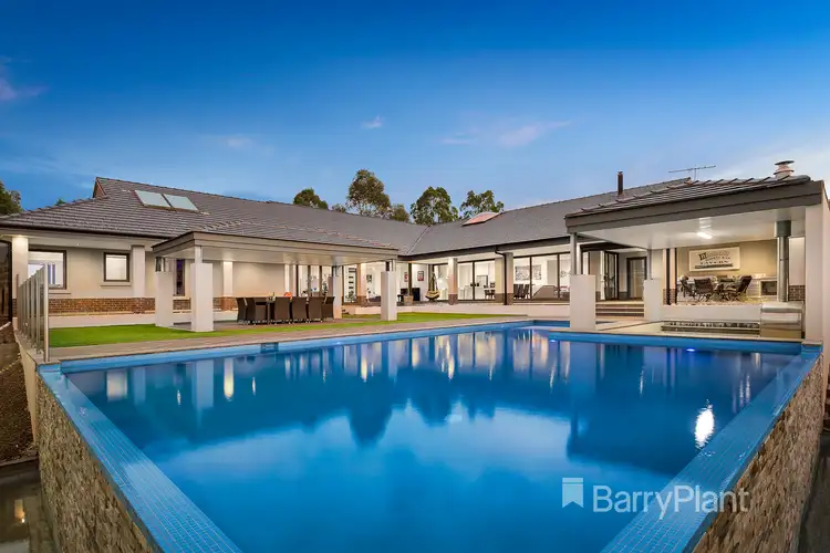 172 Black Gully Road, Diamond Creek VIC 3089