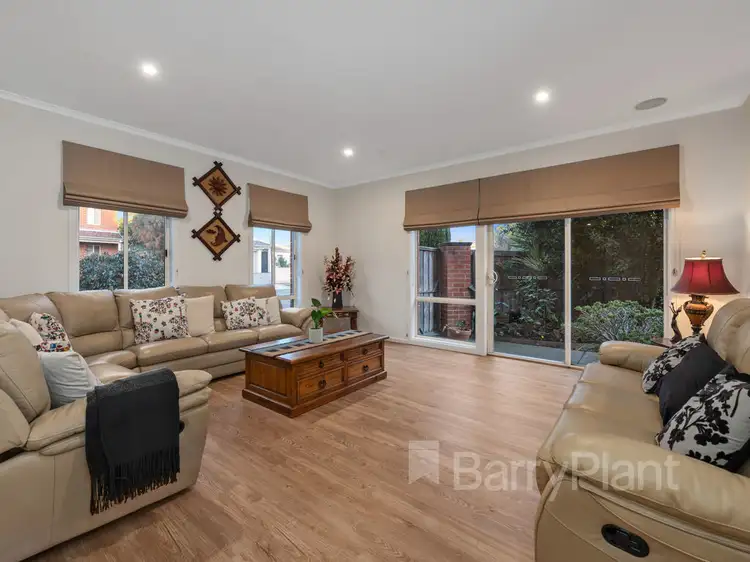 1 Monastery Close, Wantirna South VIC 3152