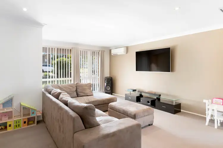 35 Twin Lakes Drive, Lake Haven NSW 2263