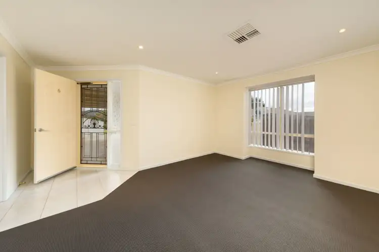 Second view of Homely house listing, 6 Templeton Place, Wodonga VIC 3690