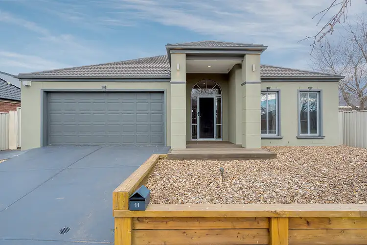 11 Sage Hills Place, Craigieburn VIC 3064