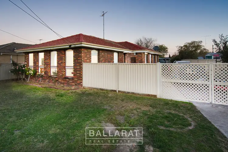 27 Yvonne Street, Wendouree VIC 3355