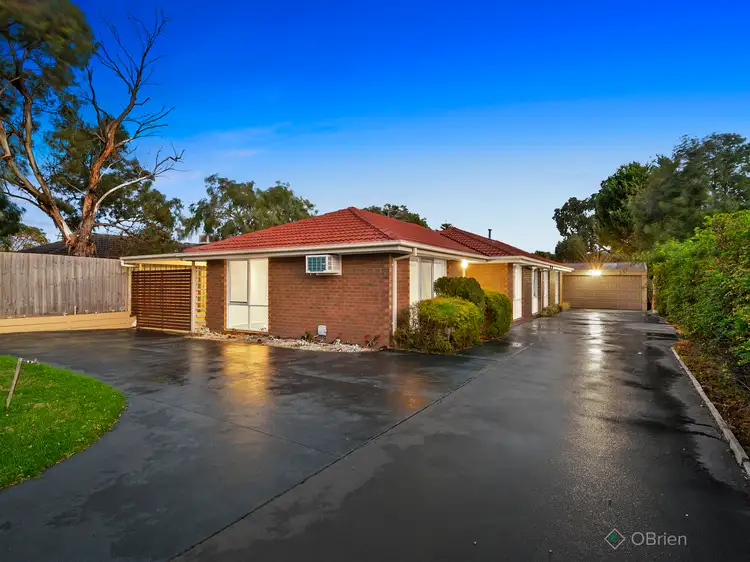 53 Kennington Park Drive, Endeavour Hills VIC 3802
