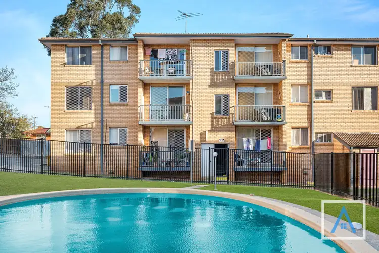 17/5 Hoddle Avenue, Bradbury NSW 2560