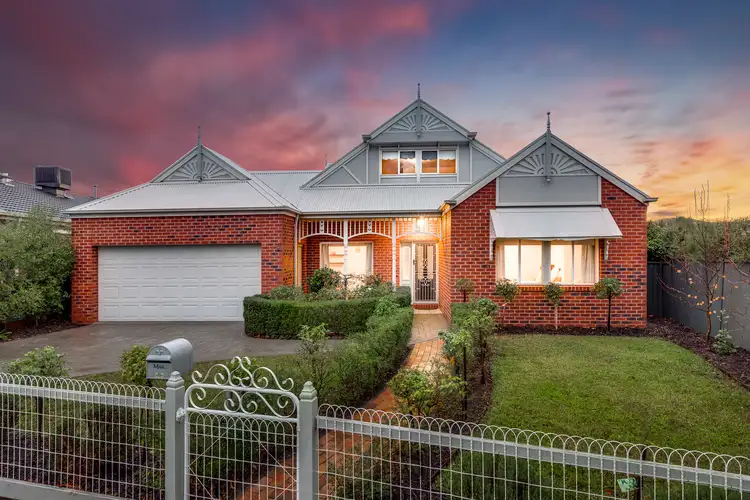 9 Dobell Crescent, Caroline Springs VIC 3023